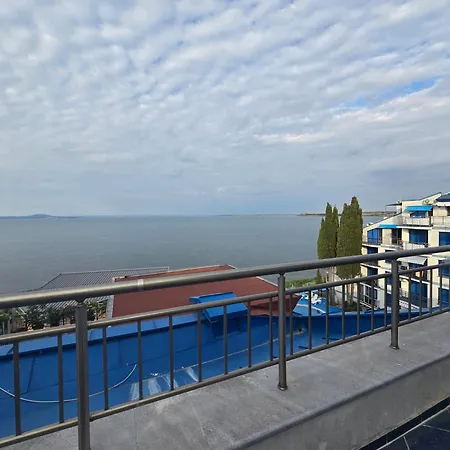 Blue Bay Palace Complex بوموري