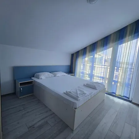 Blue Bay Palace Complex 2* بوموري
